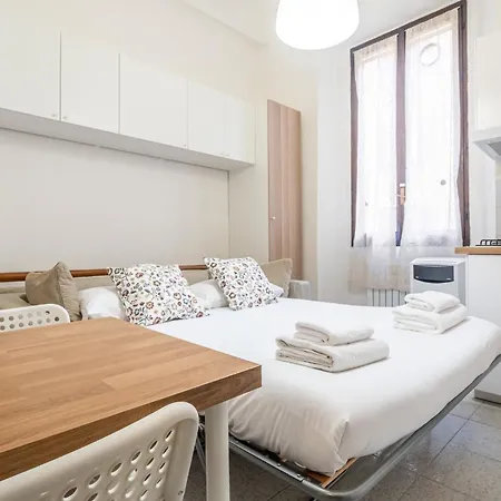 Guesthost - Porta Romana Tiny Apartamento